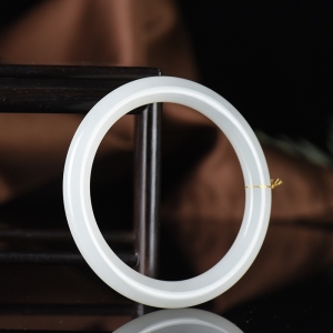 59mm山料和田白玉圆镯