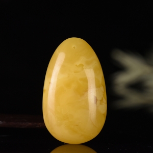 鸡油黄蜜蜡水滴吊坠