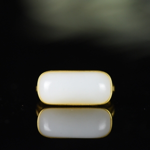 18K籽料和田白玉马鞍戒指