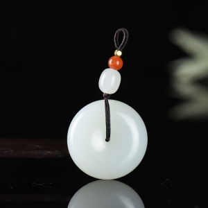 籽料和田白玉平安扣吊坠