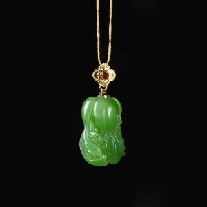 18K山料和田碧玉白菜吊坠