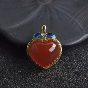 18K冰红南红心形吊坠
