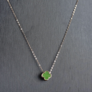 18K山料和田碧玉四叶草锁骨链