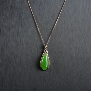 18K山料和田碧玉吊坠