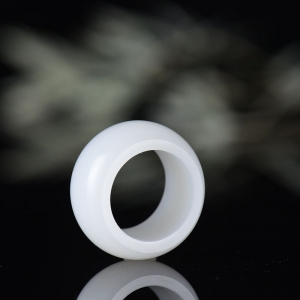 籽料和田白玉扳指