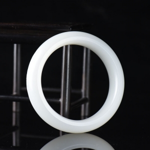 56.5mm籽料和田白玉手镯