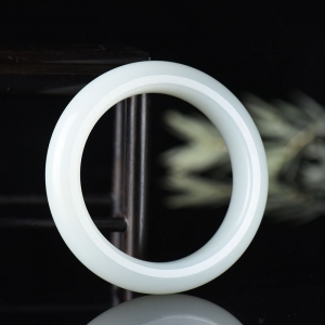 56mm籽料和田白玉手镯