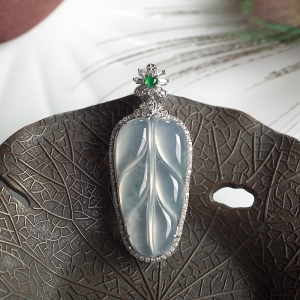 18K冰种飘花翡翠金枝玉叶吊坠