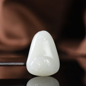 籽料和田白玉兔子吊坠