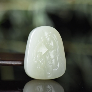 籽料和田白玉观音吊坠