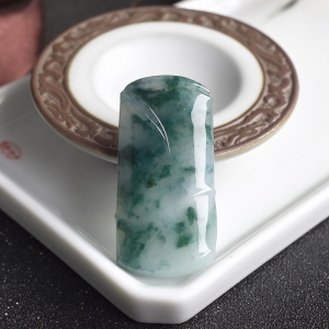 糯冰种飘花翡翠节节高升吊坠