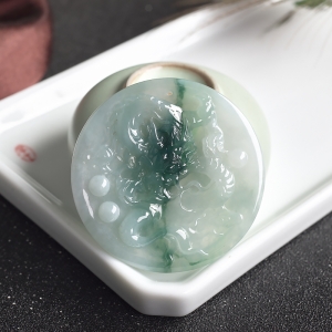 糯冰种飘翠翡翠辰龙吊坠