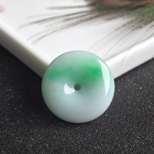 糯种飘翠翡翠平安扣吊坠