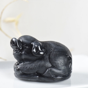 籽料和田玉墨玉福猪手把件