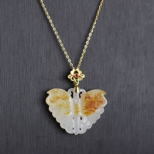 18K籽料和田白玉蝴蝶吊坠