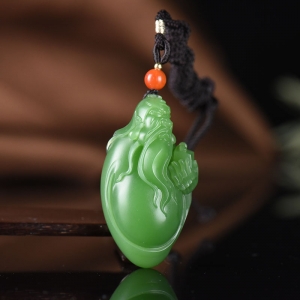 山料和田碧玉关公吊坠