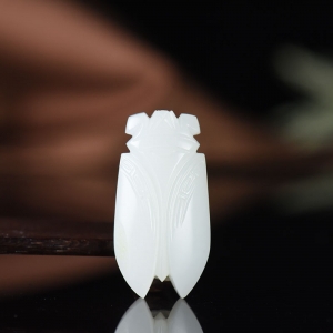 籽料和田白玉一鸣惊人吊坠