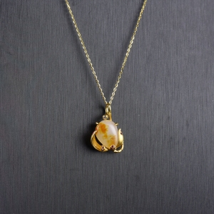 18K籽料和田玉原石荷花吊坠