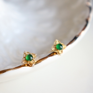 18k冰种翠绿翡翠耳钉