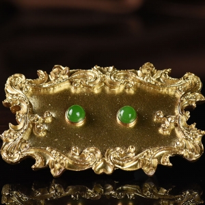 18K山料和田碧玉耳钉