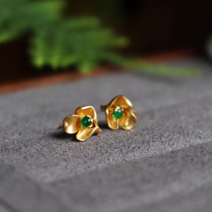 18k冰种翠绿翡翠耳钉