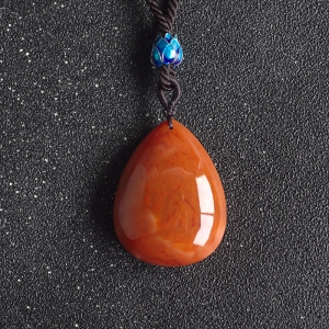 火焰纹南红水滴吊坠