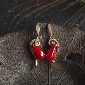18K阿卡牛血红珊瑚水滴耳环