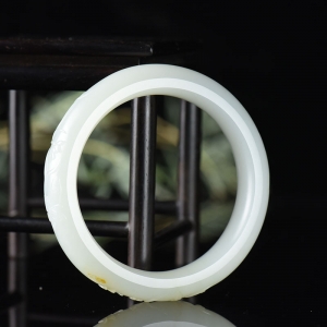 54mm籽料和田白玉兰草手镯