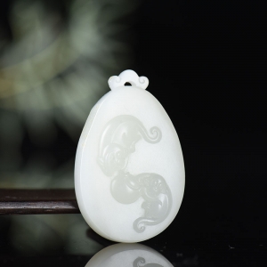 籽料和田白玉申猴吊坠