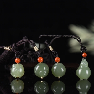 山料和田青玉生肖吊坠（单件）