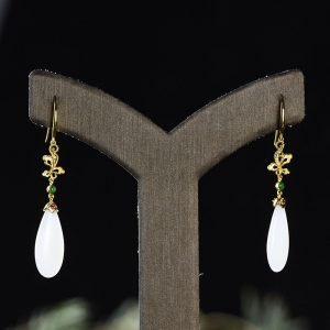 18K籽料和田白玉耳坠