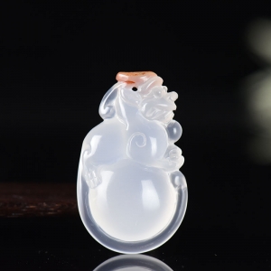 冰飘南红貔貅吊坠