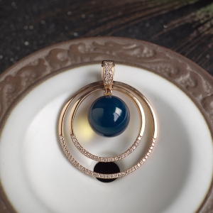 18K天空蓝多米蓝珀吊坠