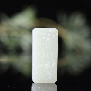 籽料和田白玉大丰收吊坠