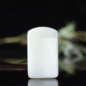 籽料和田白玉无事牌吊坠