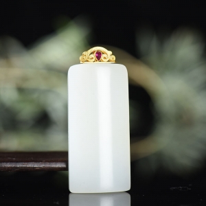 18K籽料和田白玉无事牌吊坠