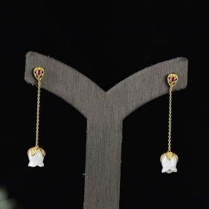 18K籽料和田白玉铃兰耳坠