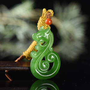 山料和田碧玉马吊坠