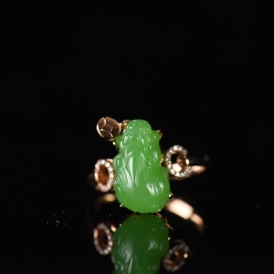 18K山料和田碧玉貔貅戒指