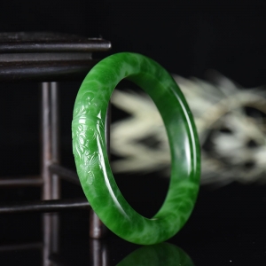 56mm山料和田碧玉荷趣手镯