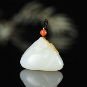 山料和田羊脂白玉荷花吊坠