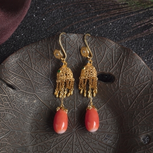 18KMOMO珊瑚水滴耳环