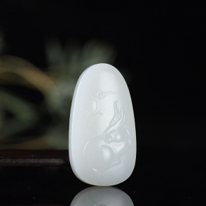 籽料和田白玉兔子吊坠