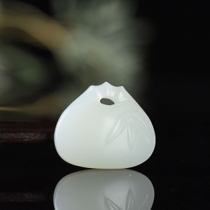 籽料和田白玉竹节平安锁吊坠