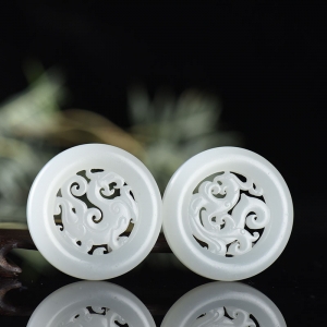 籽料和田白玉龙凤吊坠（二件）