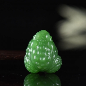 山料和田碧玉金蝉吊坠