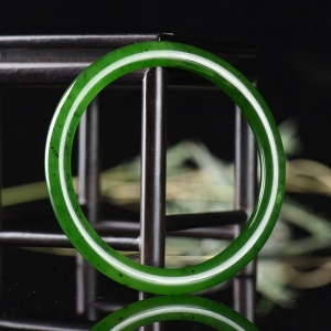 60.5mm山料和田碧玉叮当镯