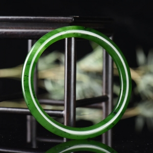 58.5mm山料和田碧玉叮当镯