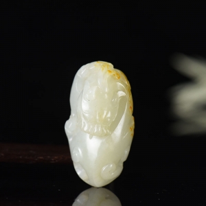 籽料和田白玉貔貅吊坠