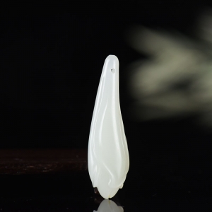 籽料和田白玉玉兰花吊坠